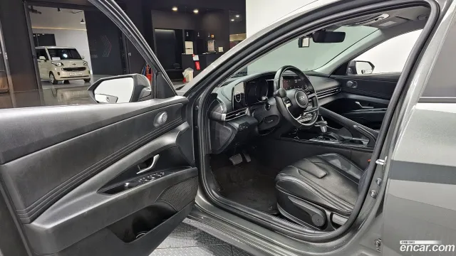 Hyundai Elantra (Avante)