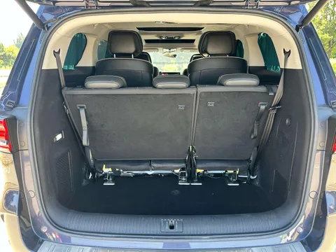 Roewe iMAX8