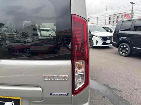 Suzuki Spacia