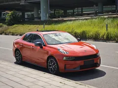 Lynk & Co 03