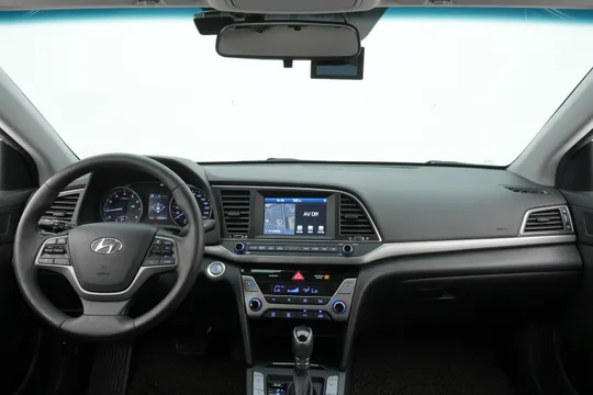Hyundai Elantra (Avante)