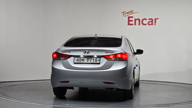 Hyundai Elantra (Avante)