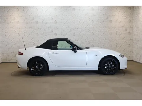 Mazda MX-5 (Roadster)
