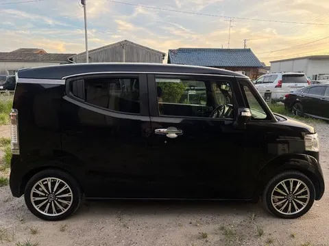 Honda N-BOX Slash