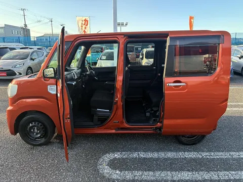 Toyota Pixis Mega