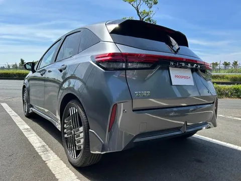 Nissan Note Aura