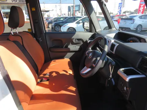 Toyota Pixis Mega