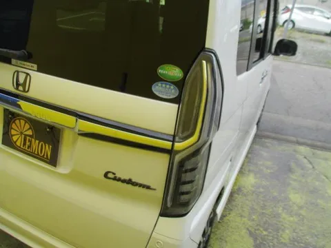 Honda N-BOX Custom