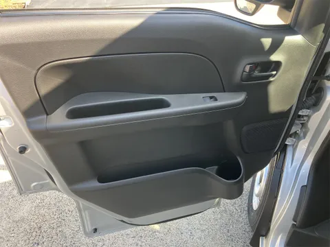 Nissan Clipper Van