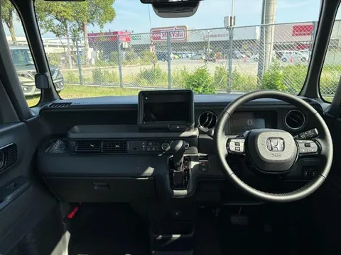 Honda N-BOX Custom