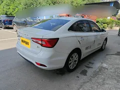 Roewe i5