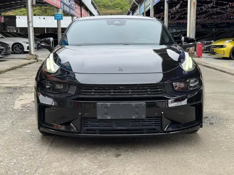 Lynk & Co 03