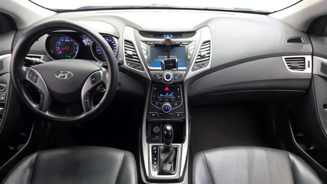 Hyundai Elantra (Avante)