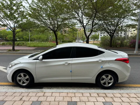 Hyundai Elantra (Avante)