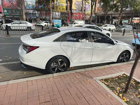 Hyundai Elantra (Avante)