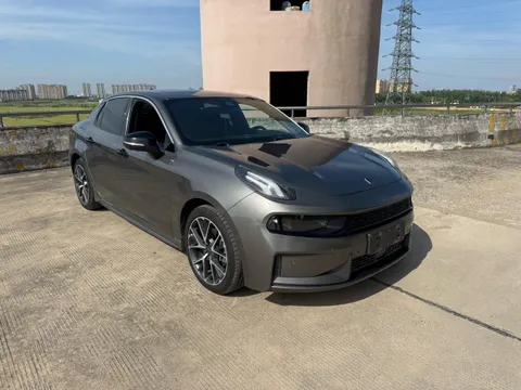 Lynk & Co 03