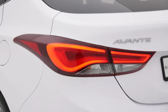 Hyundai Elantra (Avante)