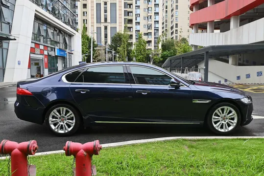 Jaguar XFL