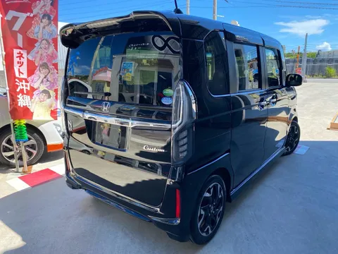 Honda N-BOX Custom