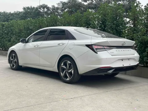 Hyundai Elantra (Avante)