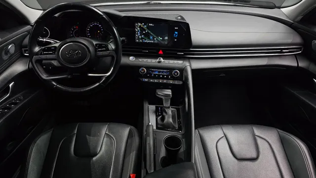 Hyundai Elantra (Avante)