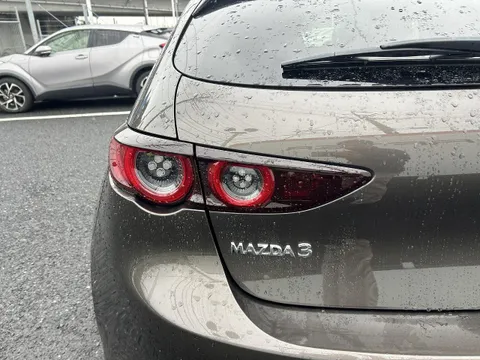 Mazda MAZDA3 Fastback