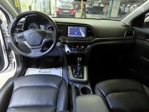Hyundai Elantra (Avante)