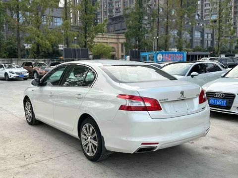 Peugeot 408