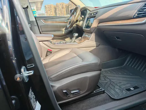 Roewe RX8
