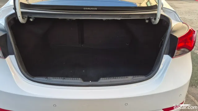 Hyundai Elantra (Avante)