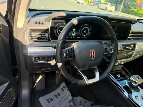 Hongqi HS5