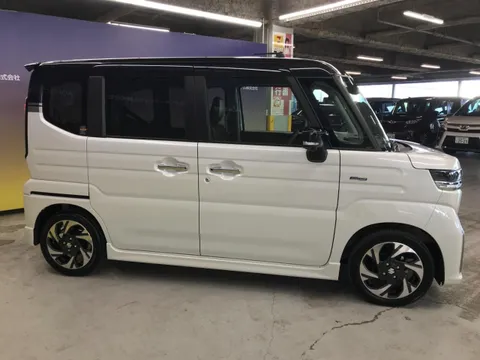 Suzuki Spacia