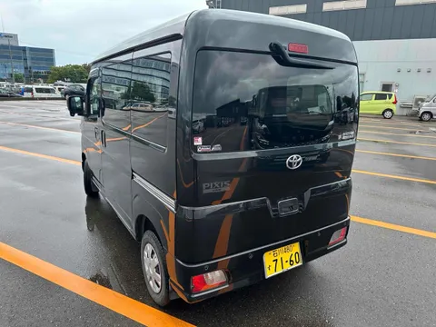 Toyota Pixis Van