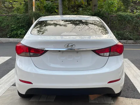 Hyundai Elantra (Avante)