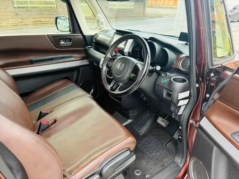 Honda N-BOX Slash