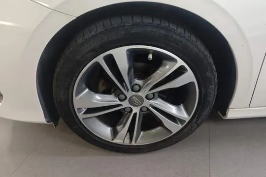Geely Binray