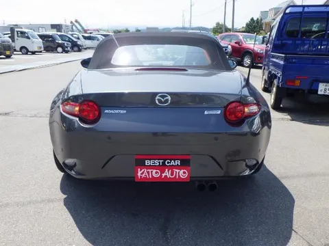 Mazda MX-5 (Roadster)
