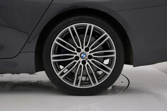BMW BMW