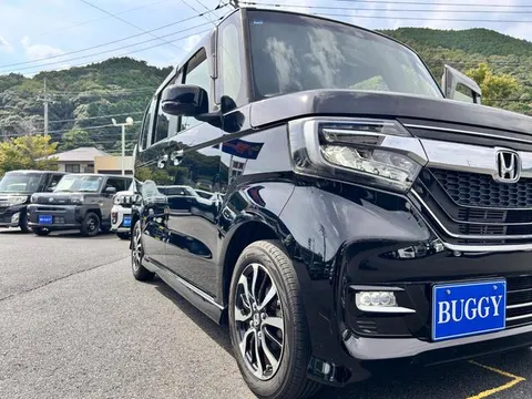 Honda N-BOX Custom
