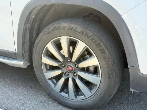 Roewe RX8
