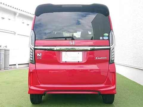 Honda N-BOX Custom