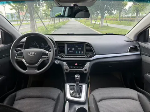 Hyundai Elantra (Avante)