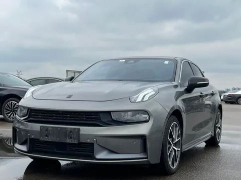 Lynk & Co 03
