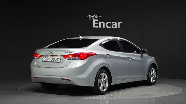 Hyundai Elantra (Avante)