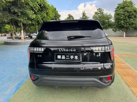 Lynk & Co 01