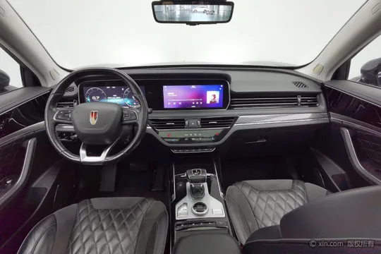 Hongqi HS5
