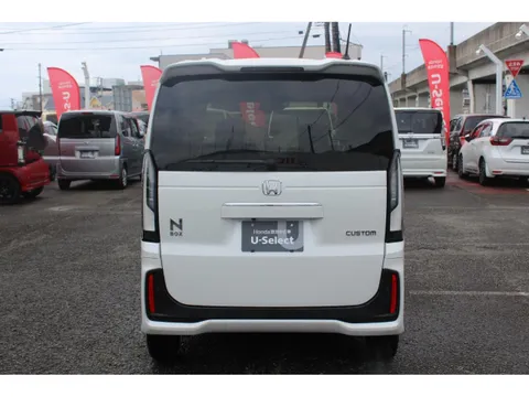 Honda N-BOX Custom