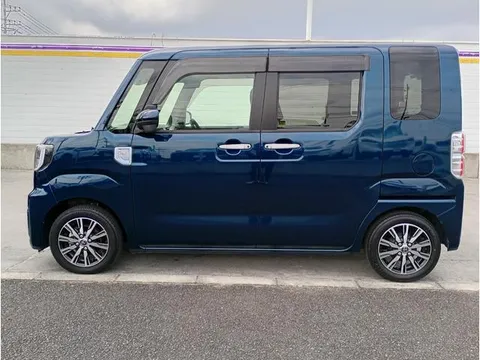 Toyota Pixis Mega