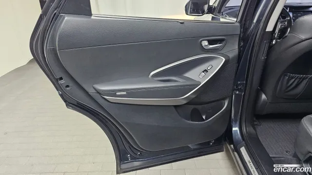 Hyundai Grand Santa Fe (Maxcruz)