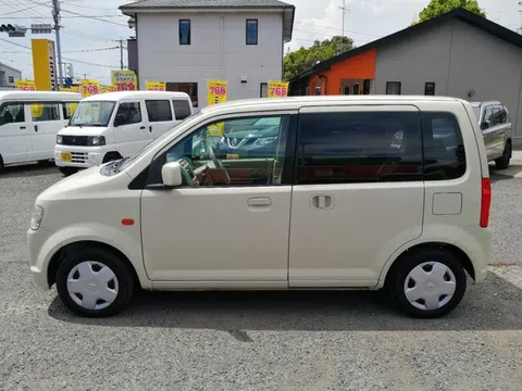 Nissan Otti